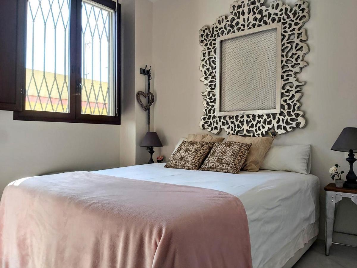 Triana Procurador Con Terraza Privada Apartman Sevilla Kültér fotó